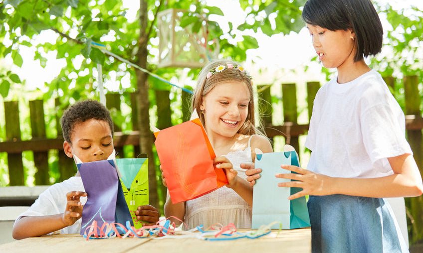 Pochette surprise enfant : comment bien choisir selon l'âge et l'univers ?