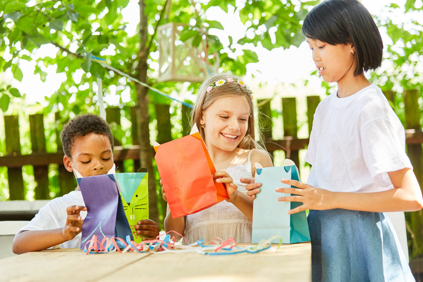 Pochette surprise enfant : comment bien choisir selon l'âge et l'univers ?