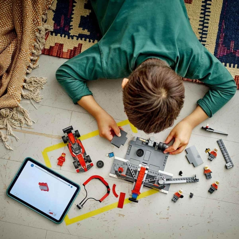 LEGO City Arrêt au Stand de F1 avec Voiture Ferrari – Jeu de construction pour enfants avec pilote, mécaniciens et accessoires de course (60443)