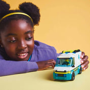 LEGO City L’Ambulance de Secours – Jouet de construction pour enfants avec minifigurines